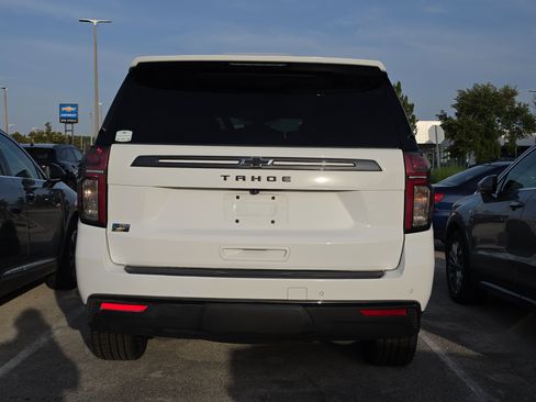 Used 2022 Chevrolet Tahoe Z71 w/ Luxury Package AWD/4WD image 5