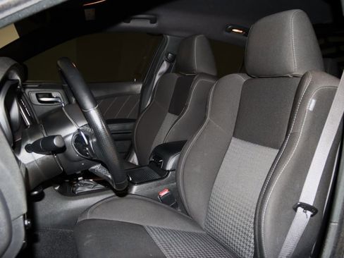 Used 2022 Dodge Charger R/T w/ Blacktop Package image 40