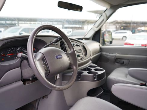 Used 2006 Ford E-350 and Econoline 350 XL image 9