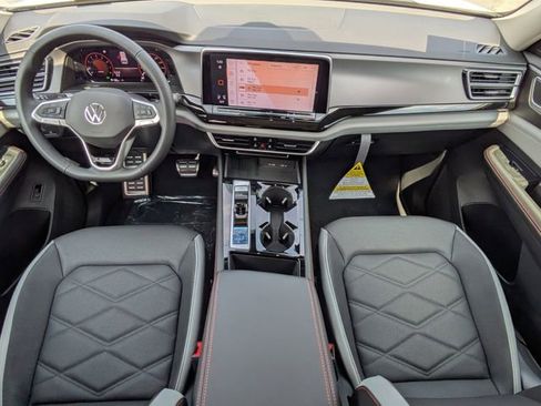 New 2026 Volkswagen Atlas Peak Edition image 15