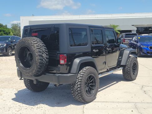 Used 2018 Jeep Wrangler Unlimited Sport S AWD/4WD image 6
