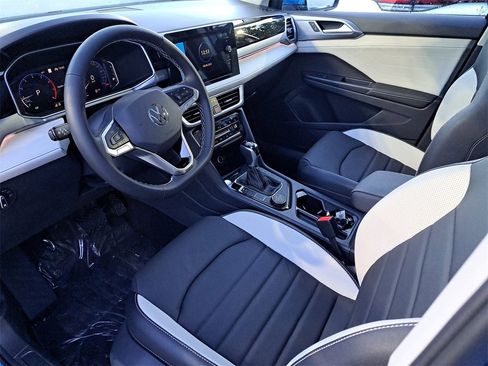 New 2025 Volkswagen Taos SEL image 7