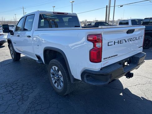 Used 2024 Chevrolet Silverado 2500 Custom w/ Custom Convenience Package image 6