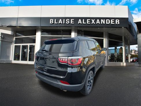 Used 2019 Jeep Compass Sport image 5