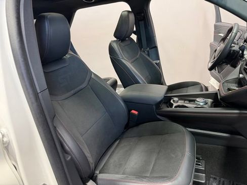 Used 2025 Ford Explorer ST AWD/4WD image 25