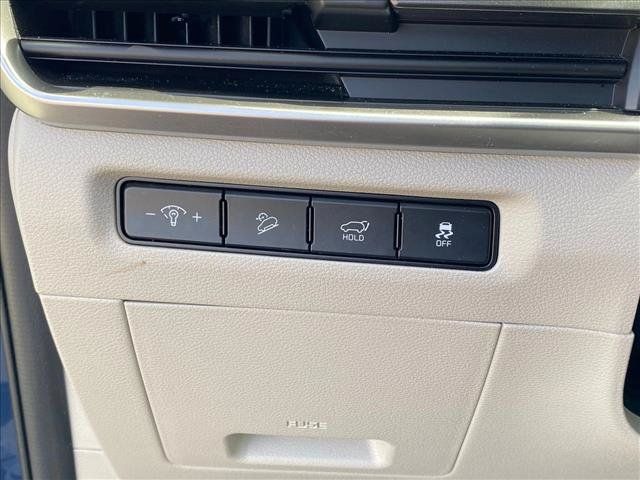 Used 2025 Kia Telluride S FWD image 12