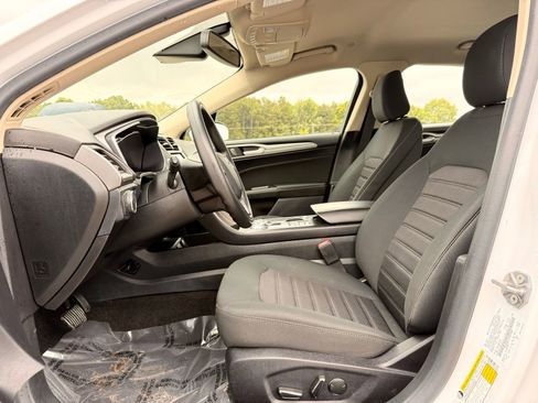 Used 2020 Ford Fusion SE FWD image 13