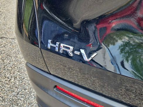 Certified 2023 Honda HR-V LX image 6