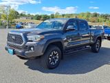 Used 2018 Toyota Tacoma TRD Off-Road image 3