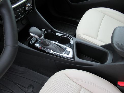 Used 2024 Buick Encore GX Sport Touring w/ Comfort Package FWD image 18