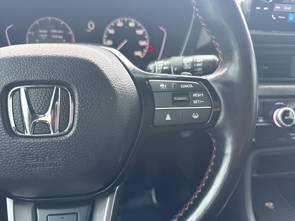 Used 2025 Honda Pilot TrailSport image 18