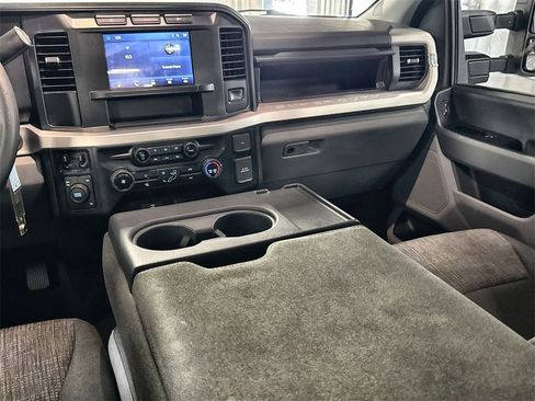Used 2024 Ford F250 XLT image 26