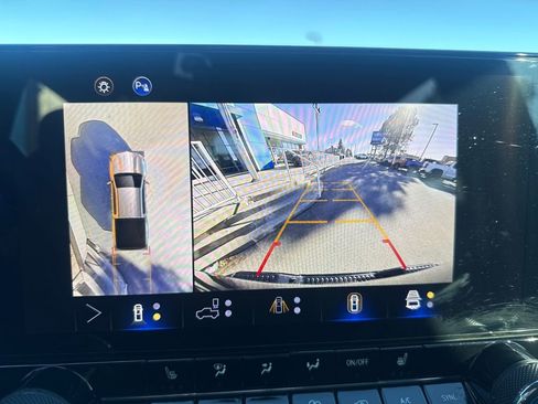 Used 2024 Chevrolet Colorado Z71 w/ Z71 Convenience Package 2 image 20