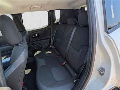 Used 2023 Jeep Renegade Trailhawk AWD/4WD image 18