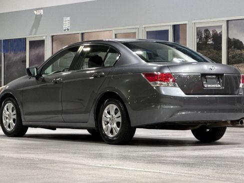 Used 2010 Honda Accord LX-P image 3