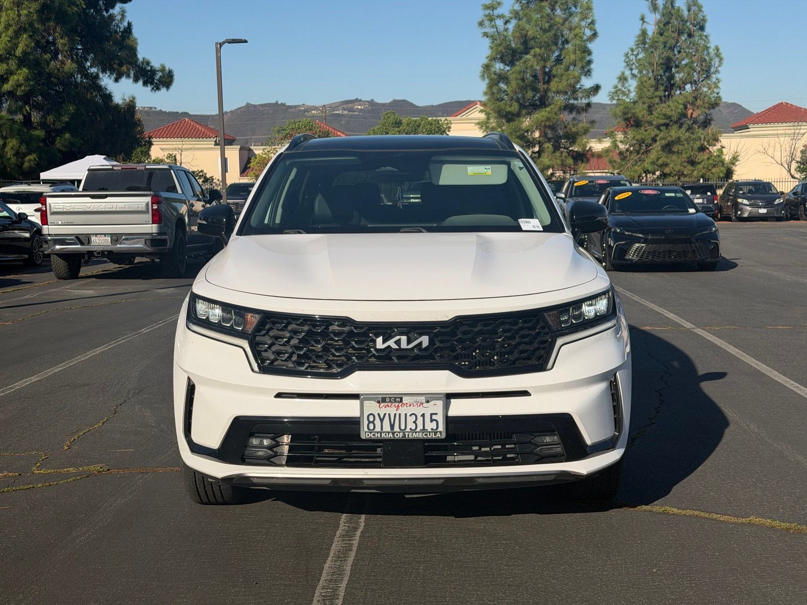 Used 2022 Kia Sorento EX w/ Panoramic Sunroof Package FWD image 2