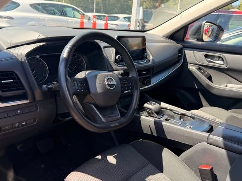 Used 2025 Nissan Rogue SV FWD image 5