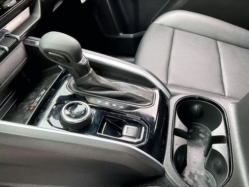 Used 2025 Chevrolet Colorado Trail Boss image 16