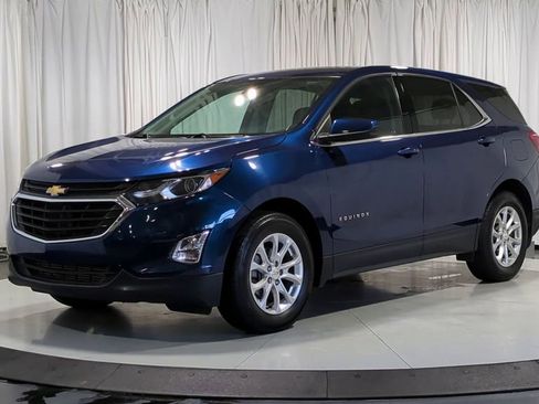 Used 2020 Chevrolet Equinox LT w/ Driver Convenience Package FWD image 5