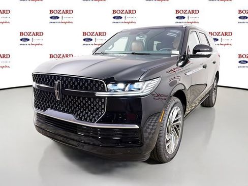 New 2026 Lincoln Navigator Reserve AWD/4WD image 3