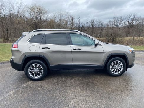 Used 2021 Jeep Cherokee Latitude Lux w/ Comfort/Convenience Group image 2