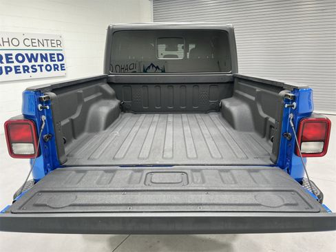 Used 2024 Jeep Gladiator Sport image 22