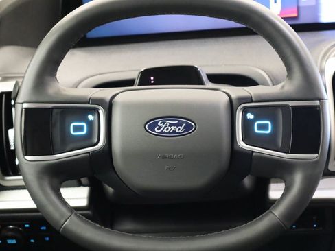 Used 2025 Ford Expedition Max Active AWD/4WD image 14