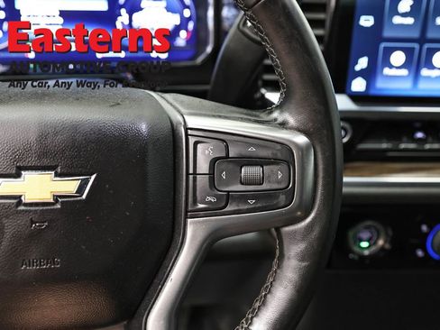 Used 2023 Chevrolet Silverado 1500 LT AWD/4WD image 16