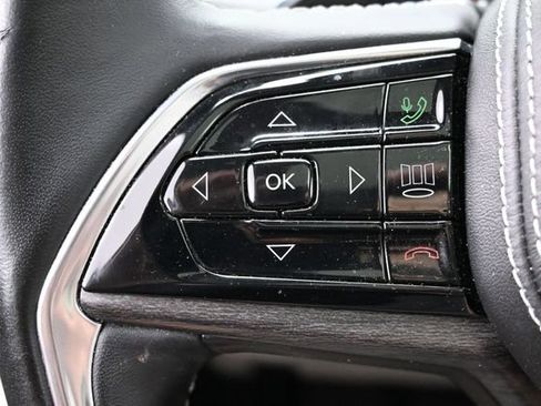 Used 2022 Jeep Grand Cherokee L Overland w/ Luxury Tech Group IV AWD/4WD image 29