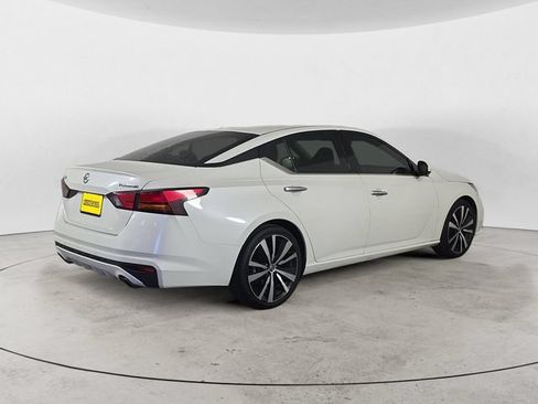 Used 2019 Nissan Altima 2.5 Platinum FWD image 5