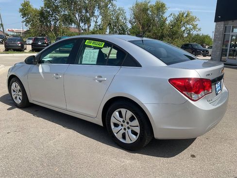 Used 2012 Chevrolet Cruze LS FWD image 4