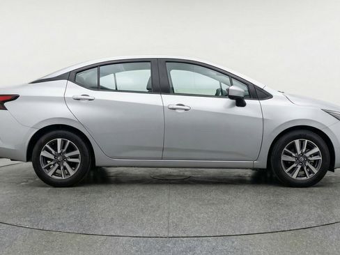 Used 2025 Nissan Versa SV image 11