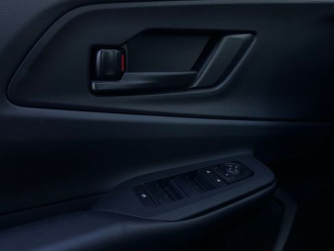 Used 2025 Toyota Prius LE image 19