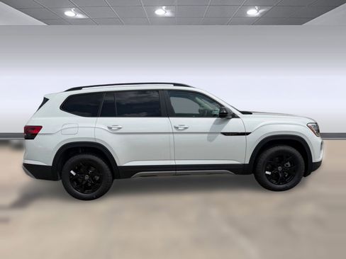 New 2026 Volkswagen Atlas Peak Edition AWD/4WD image 8