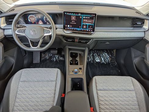 Certified 2025 Volkswagen Tiguan S FWD image 15