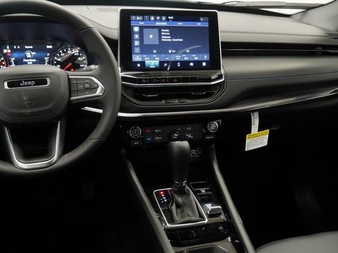 New 2026 Jeep Compass Latitude AWD/4WD image 21