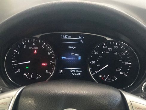 Used 2016 Nissan Rogue SV w/ SV Premium Package FWD image 15