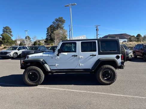 Used 2015 Jeep Wrangler Unlimited Rubicon w/ Connectivity Group image 6