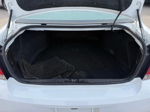 Used 2016 Chevrolet Impala LT FWD image 25