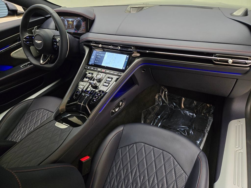 Used 2025 Aston Martin DB12 Coupe RWD image 24