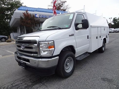 New 2026 Ford E-350 and Econoline 350 Super Duty w/ Interior Upgrade Package image 8