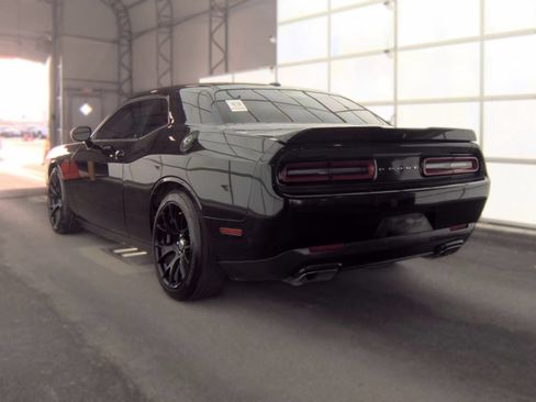Used 2019 Dodge Challenger R/T RWD image 4