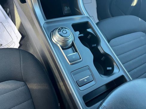 Used 2024 Ford Edge SE w/ Black Appearance Package image 16