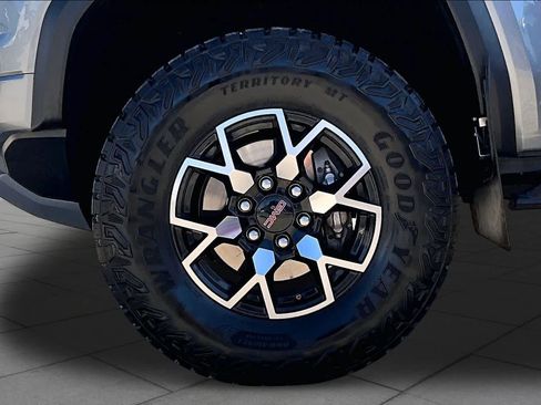 Used 2023 GMC Canyon AT4X AWD/4WD image 11