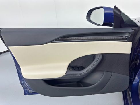 Used 2022 Tesla Model S Plaid image 45