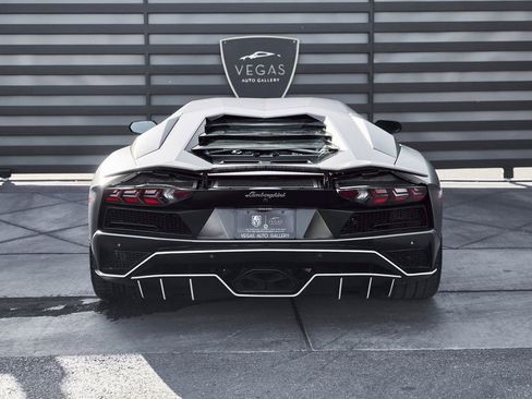 Used 2018 Lamborghini Aventador S AWD/4WD image 26