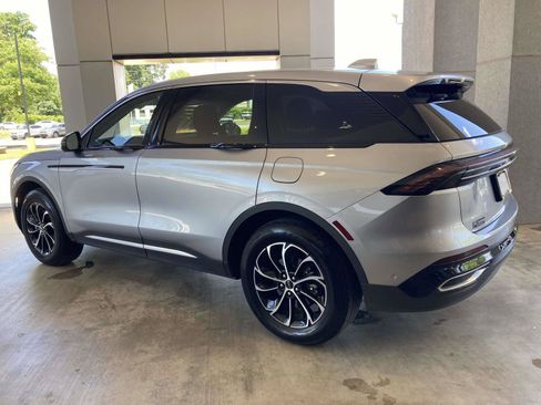 Certified 2024 Lincoln Nautilus Premier AWD/4WD image 7