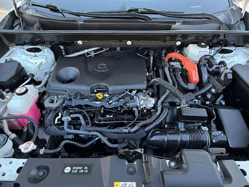 Used 2022 Toyota RAV4 LE image 38