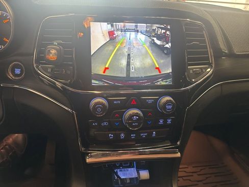 Used 2022 Jeep Grand Cherokee Limited image 4