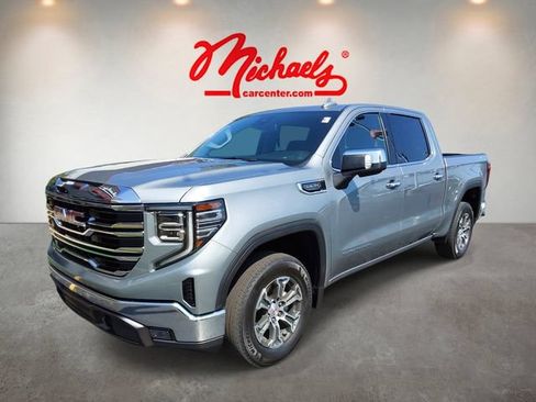 Used 2025 GMC Sierra 1500 SLT AWD/4WD image 3